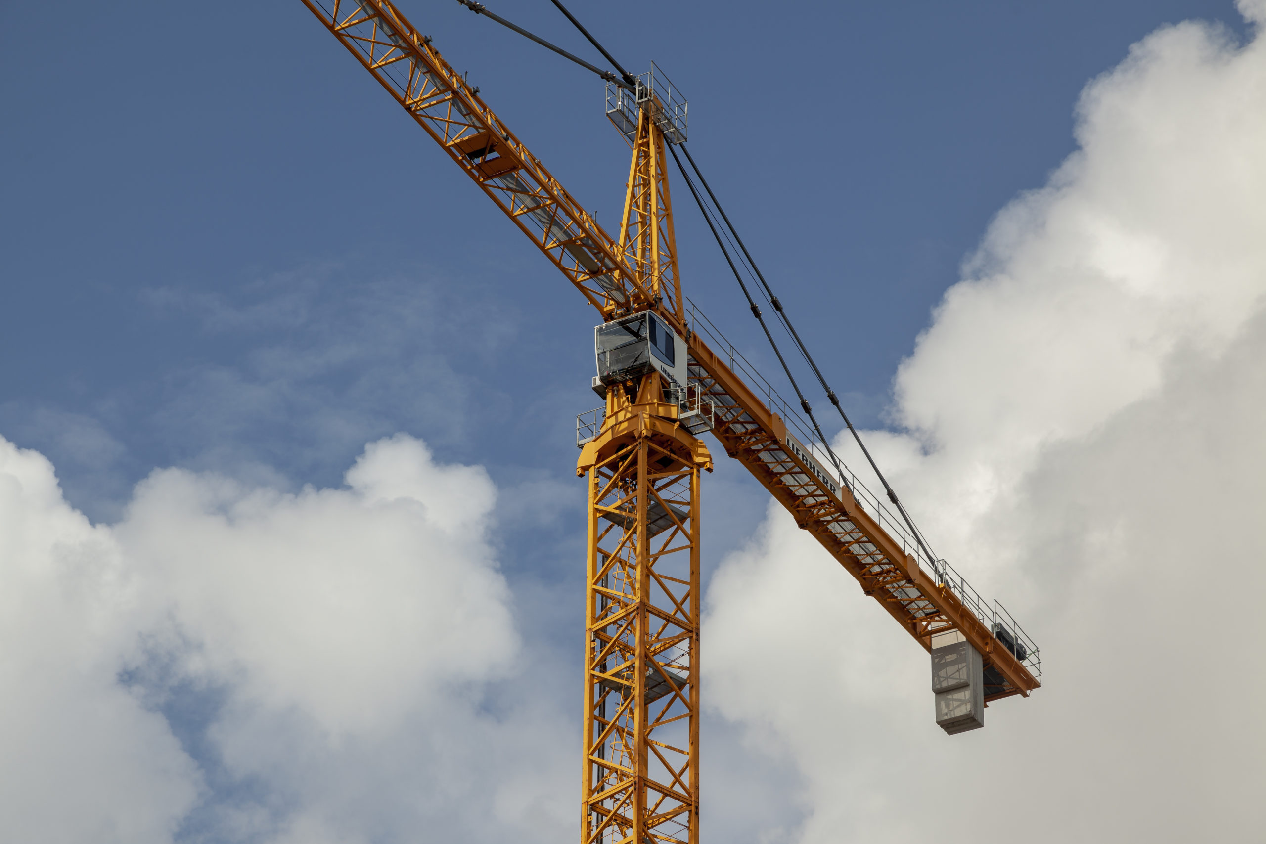 $event['image']['alt']