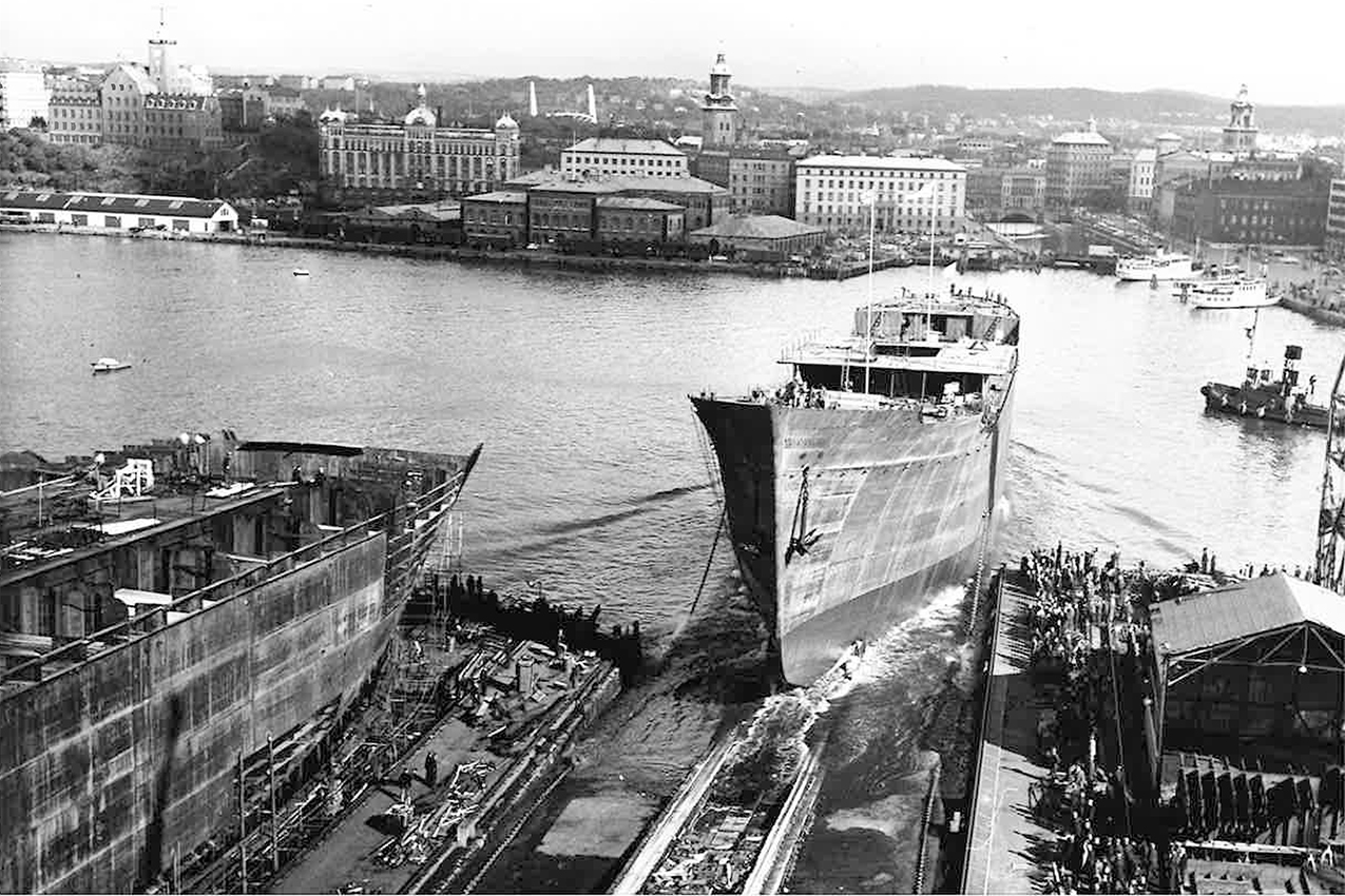 $event['image']['alt']